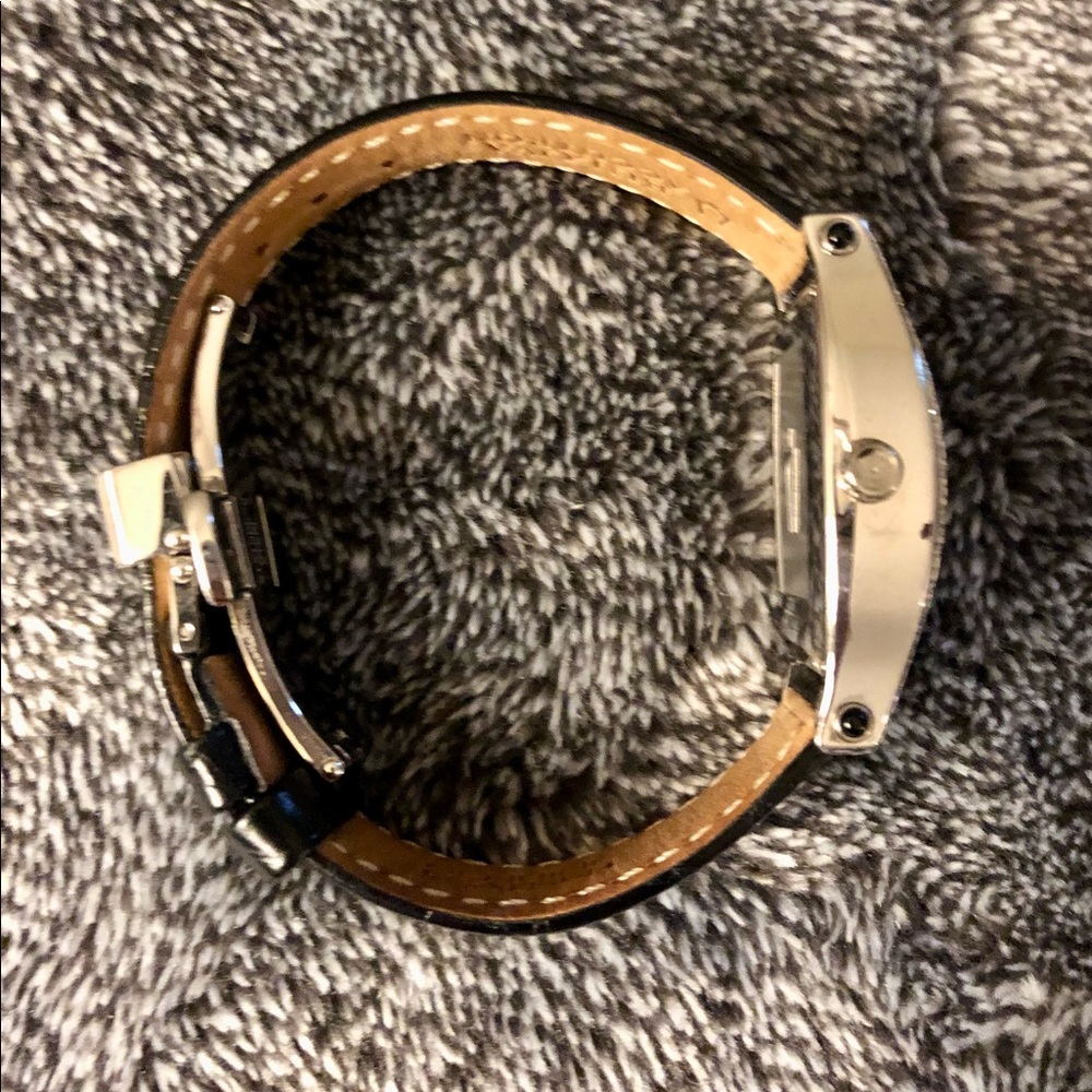 Awesome Bulova Accutron Watch Barely Worn - Picture 4 of 5